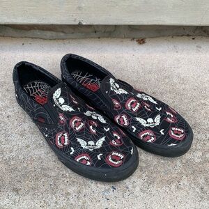 Vans Slip On Glow in the Dark Black Halloween Sz M9 W10.5 Skull Vampire Bat Web
